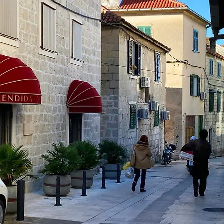 Guest house En-suite Rose On Rokova Street - 5 Min Walk To The Old Town Of 4*